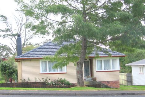 Photo of property in 9 Kamara Road, Glen Eden, Auckland, 0602