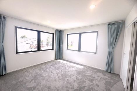 Photo of property in 1a Wren Place, Unsworth Heights, Auckland, 0632