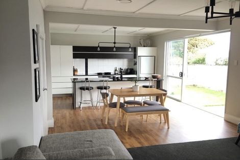 Photo of property in 76 Paynters Avenue, Strandon, New Plymouth, 4312