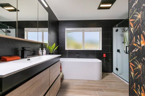 Photo of property in 39 Kate Sheppard Avenue, Torbay, Auckland, 0630