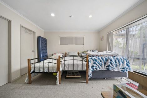 Photo of property in 25 Peninsula Road, Mangere, Auckland, 2022