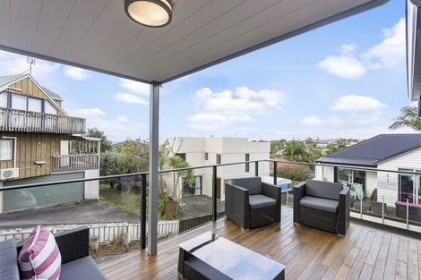 Photo of property in 1/47 Deep Creek Road, Waiake, Auckland, 0630