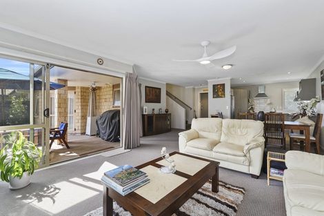 Photo of property in 11/64 Kawaha Point Road, Kawaha Point, Rotorua, 3010