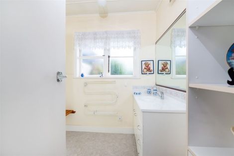 Photo of property in 24 Koromiko Street, New Lynn, Auckland, 0600