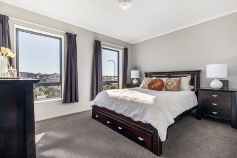 Photo of property in 41 Becker Drive, Weymouth, Auckland, 2103