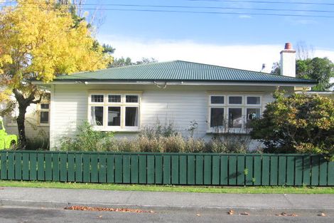 Photo of property in 1 Woodvale Grove, Fairfield, Lower Hutt, 5011