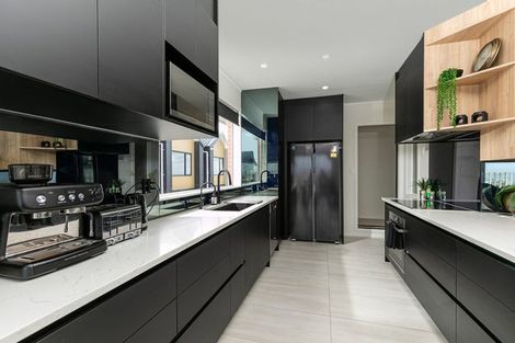 Photo of property in 250 Don Buck Road, Massey, Auckland, 0614