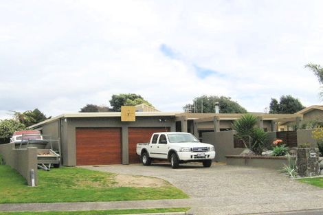 Photo of property in 33 Waitui Grove, Mount Maunganui, 3116