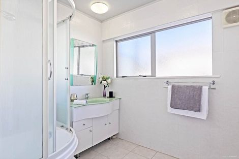 Photo of property in 34 Clovelly Road, Bucklands Beach, Auckland, 2012