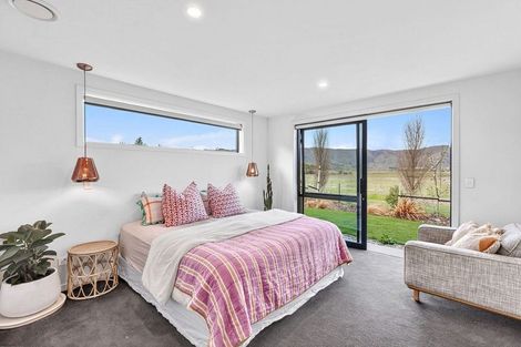 Photo of property in Luggate Park, 32 Cooper Crescent, Luggate, Wanaka, 9383