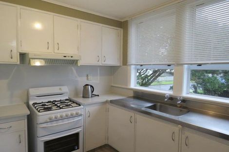 Photo of property in 19 Cook Street, Marfell, New Plymouth, 4310