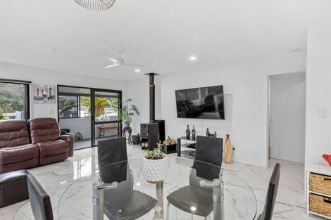 Photo of property in 15e Puriri Avenue, Orewa, 0931