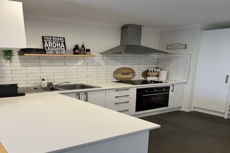 Photo of property in 18 Bellbird Street, Papakura, 2110