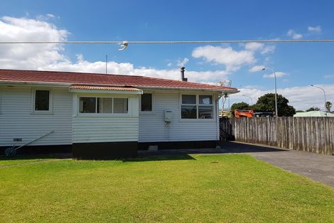 Photo of property in 2 Wairau Avenue, Avondale, Auckland, 1026