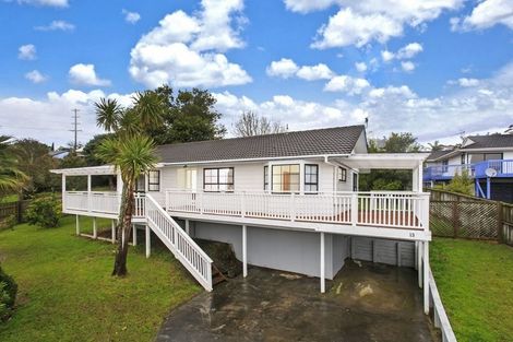 Photo of property in 13 Santiago Crescent, Unsworth Heights, Auckland, 0632