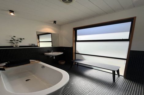 Photo of property in 10 Arran Lane, Jacks Point, Queenstown, 9371