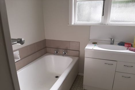 Photo of property in 14 Waterloo Crescent, Hokowhitu, Palmerston North, 4410