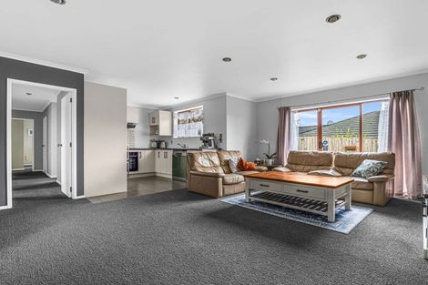 Photo of property in 10 Marblewood Grove, Pukekohe, 2120