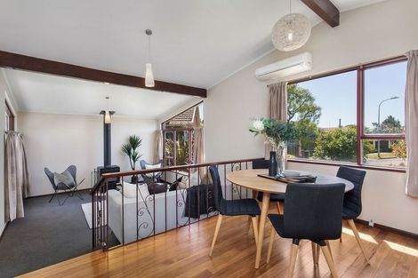 Photo of property in 21 Rosanna Place, Aranui, Christchurch, 8061