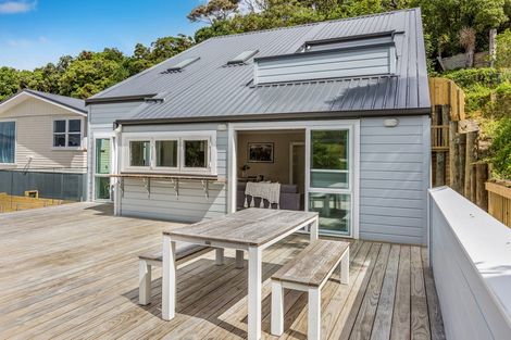 Photo of property in 156 Paremata Road, Paremata, Porirua, 5024