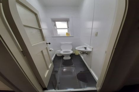 Photo of property in 38 Sunshine Avenue, Karori, Wellington, 6012