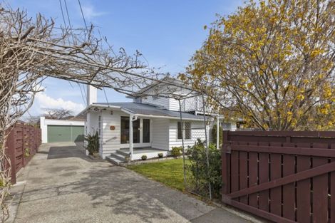 Photo of property in 13 Whites Line West, Woburn, Lower Hutt, 5010