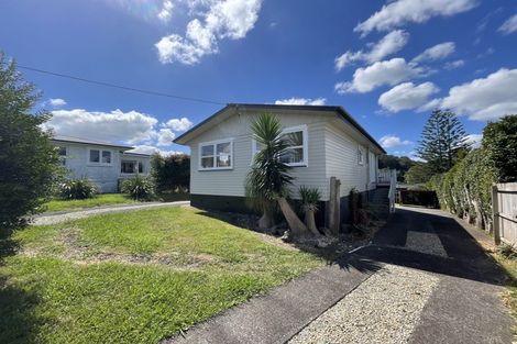 Photo of property in 24 Huruhuru Road, Massey, Auckland, 0614