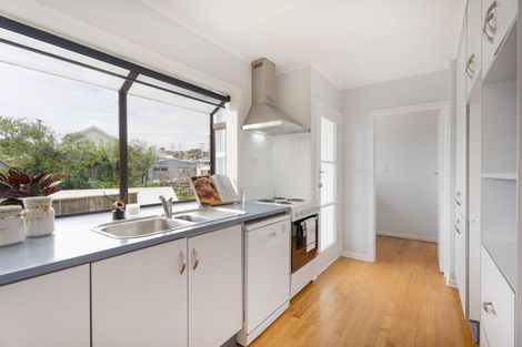 Photo of property in 31 Beazley Avenue, Paparangi, Wellington, 6037