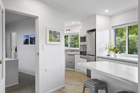 Photo of property in 26 Tremaine Avenue, Two Mile Bay, Taupo, 3330