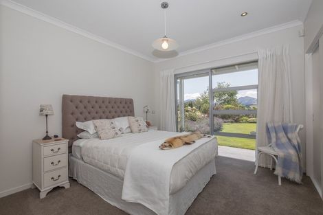 Photo of property in 2 Elderberry Crescent, Wanaka, 9305