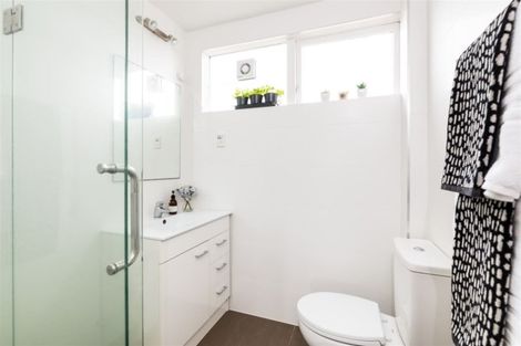 Photo of property in 1/26 Otakau Road, Milford, Auckland, 0620