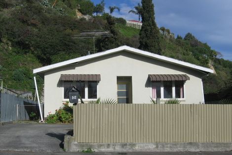 Photo of property in 52 Burns Road, Hospital Hill, Napier, 4110