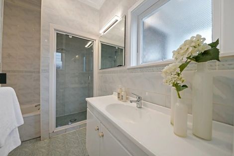 Photo of property in 4 Bloomfield Place, Epsom, Auckland, 1023