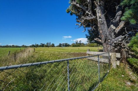 Photo of property in 16 Northbrook Road, Rangiora, 7400