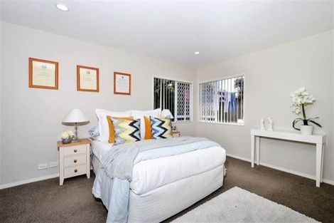 Photo of property in 1 Glucina Avenue, West Harbour, Auckland, 0618