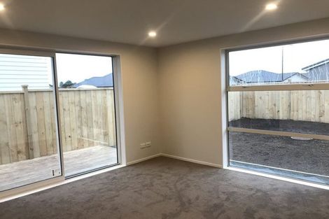 Photo of property in 25 Karokaro Road, Takanini, 2112