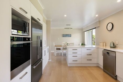 Photo of property in 9 Grassy Downs Place, St Andrews, Hamilton, 3200