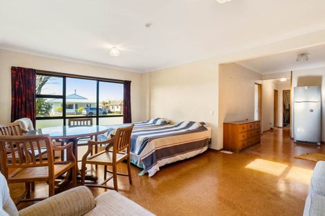 Photo of property in 115 Park Avenue, Whangamata, 3620