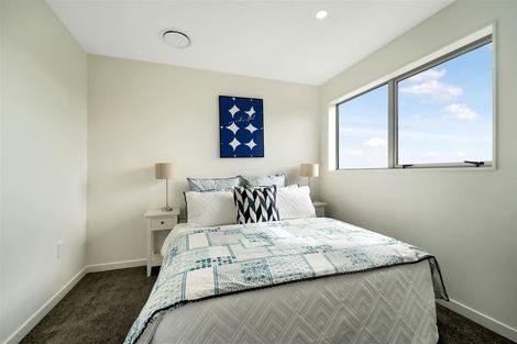 Photo of property in 240e Whitney Street, Blockhouse Bay, Auckland, 0600