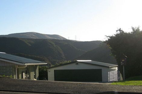 Photo of property in 60 Holborn Drive, Stokes Valley, Lower Hutt, 5019