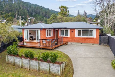 Photo of property in 12 Forest Road, Pinehaven, Upper Hutt, 5019