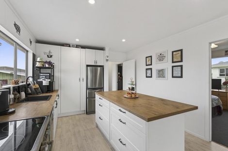 Photo of property in 58 Mould Street, Waitara, 4320