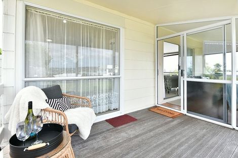 Photo of property in 64 Stanmore Bay Road, Stanmore Bay, Whangaparaoa, 0932
