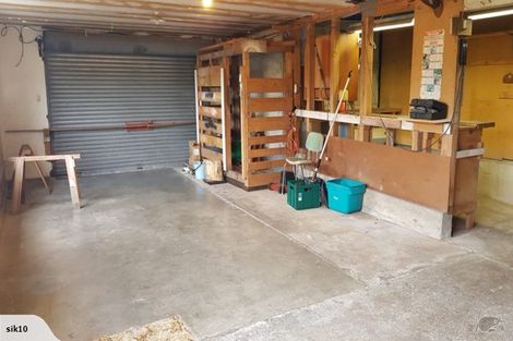 Photo of property in 9a Rewa Terrace, Tawa, Wellington, 5028