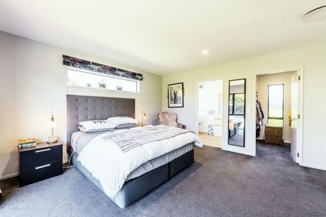 Photo of property in 6 Wiltshire Mews, Avonhead, Christchurch, 8042