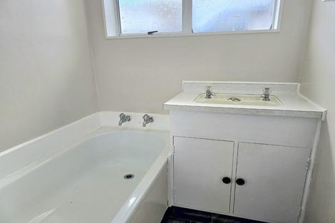 Photo of property in 25a Omaha Grove, Totara Park, Upper Hutt, 5018