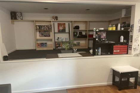 Photo of property in 17 Mansion Court, West Harbour, Auckland, 0618