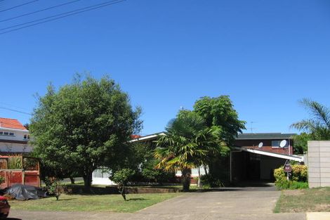 Photo of property in 3/2 Pierce Road, Milford, Auckland, 0620