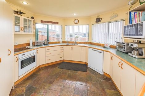 Photo of property in 16 Kelsi Street, Tawhero, Whanganui, 4501