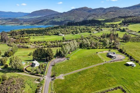 Photo of property in 58 Parerohi Grove, Kuratau, Turangi, 3381